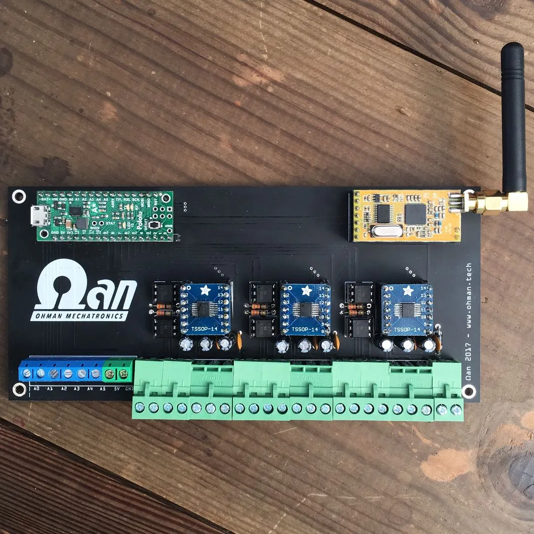 The wireless interface to the machine